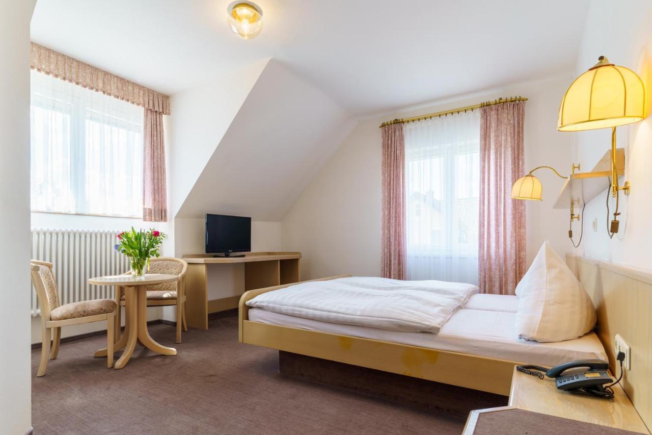 Hotel Sonne ゴットマーディンゲン エクステリア 写真